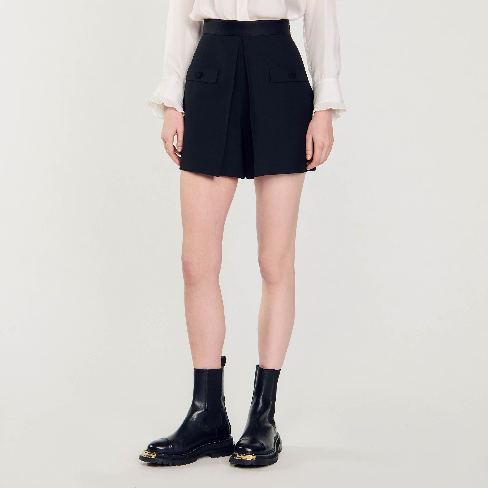Short taille haute avec boutons