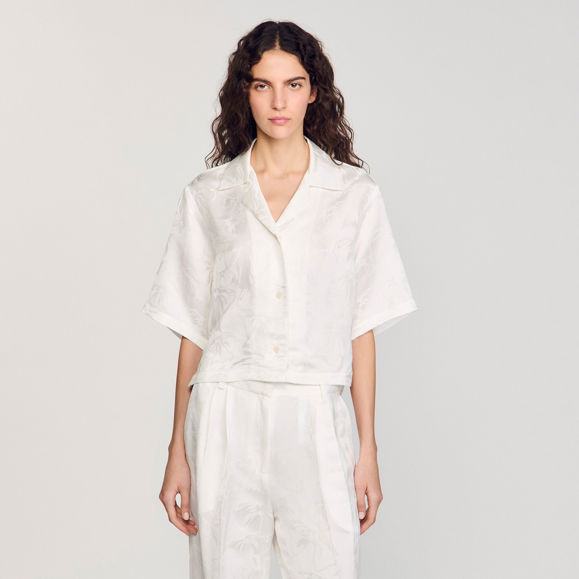 Chemise courte à jacquard à noeuds