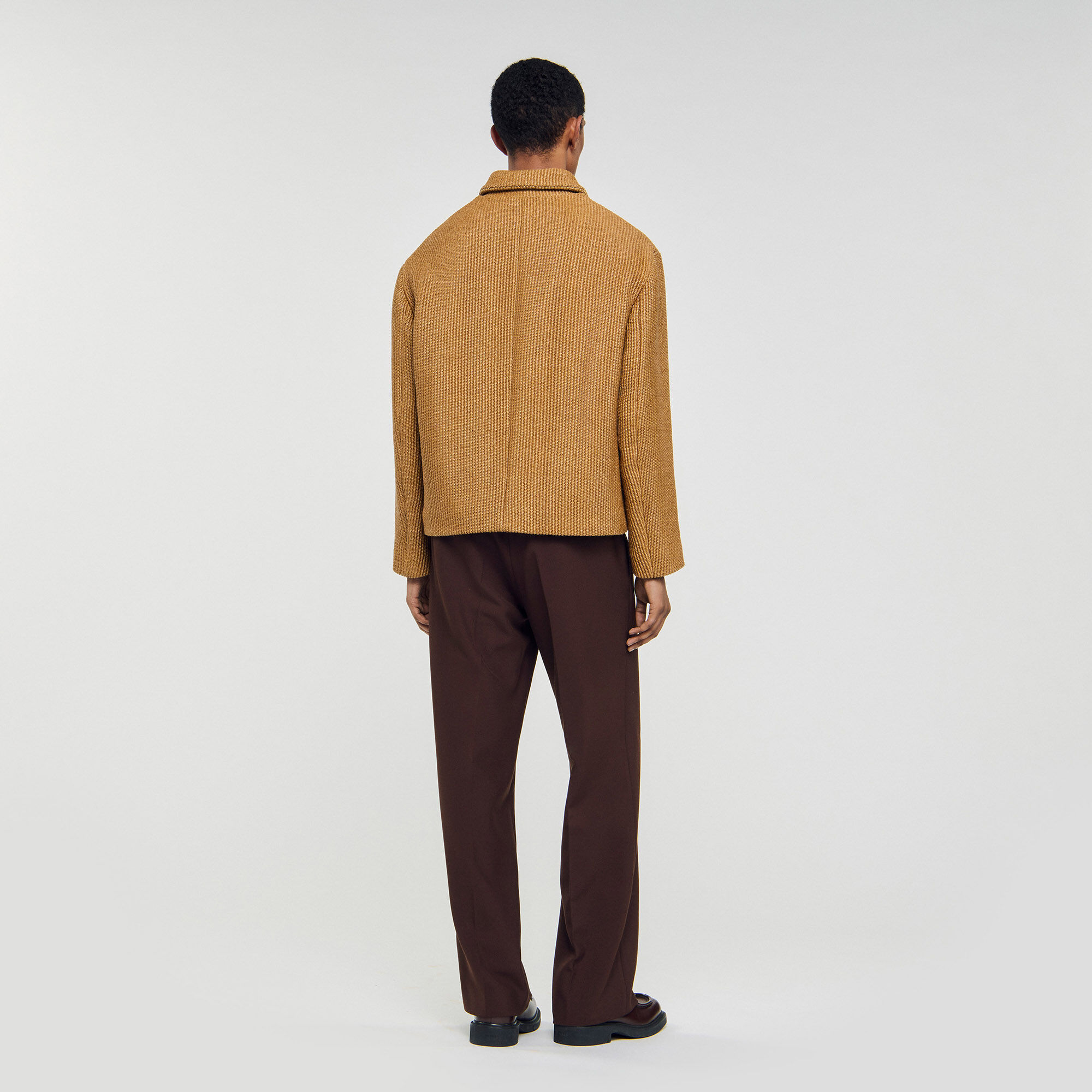 Blouson en raphia tressé