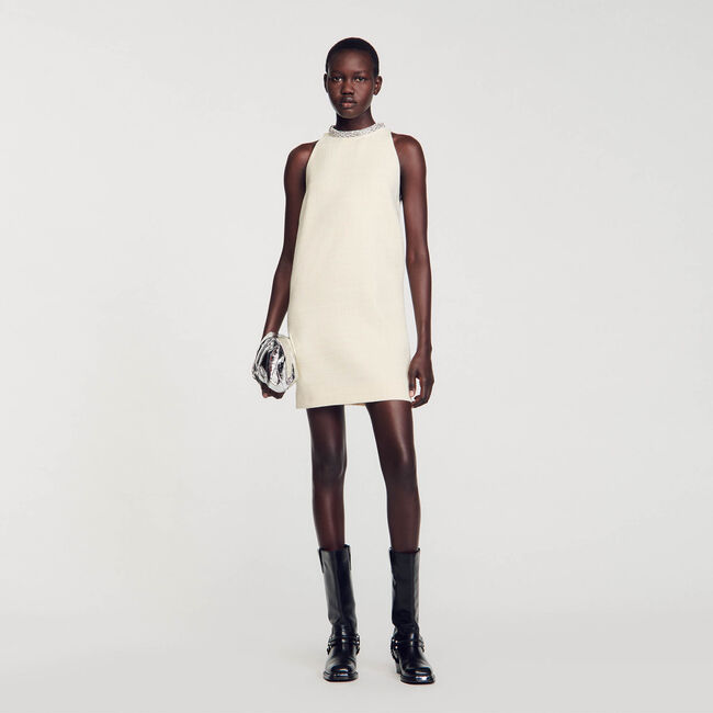Robe à col bijoux