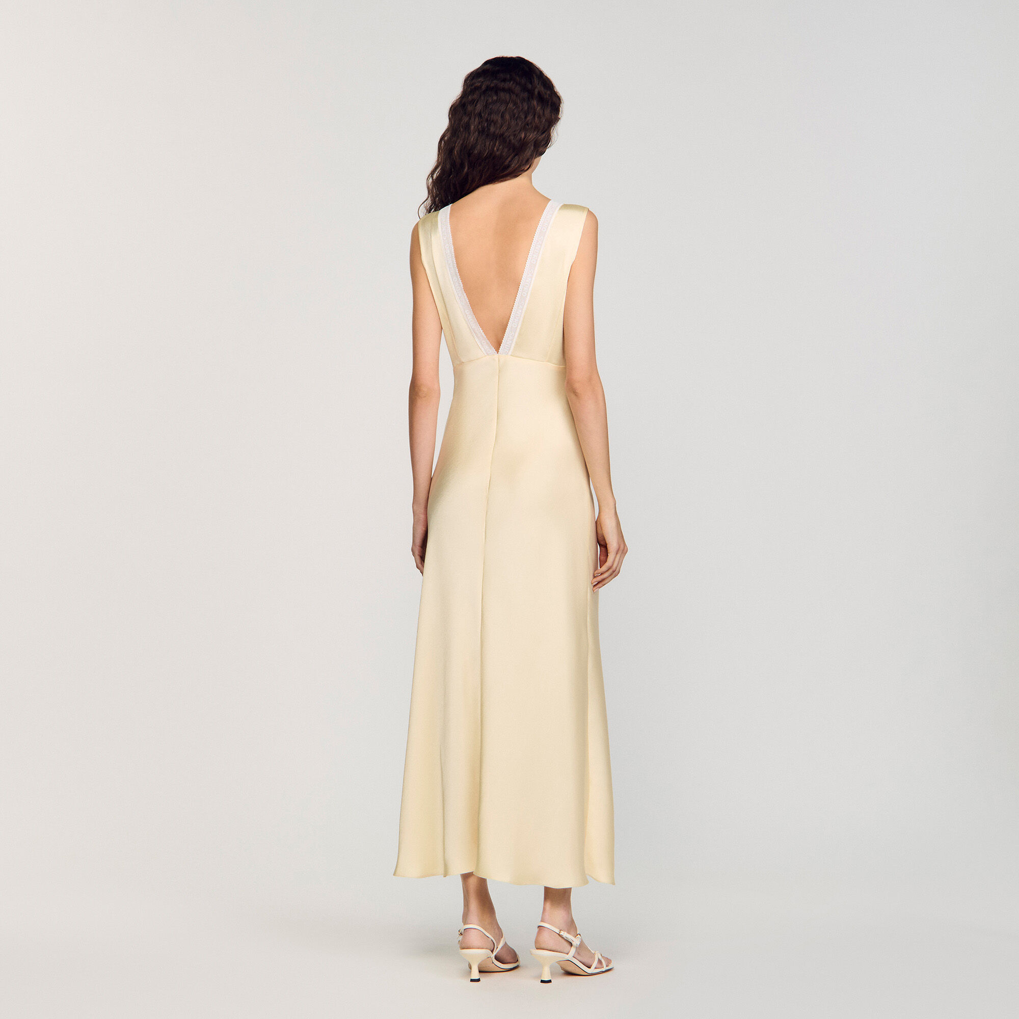 Robe longue satinée