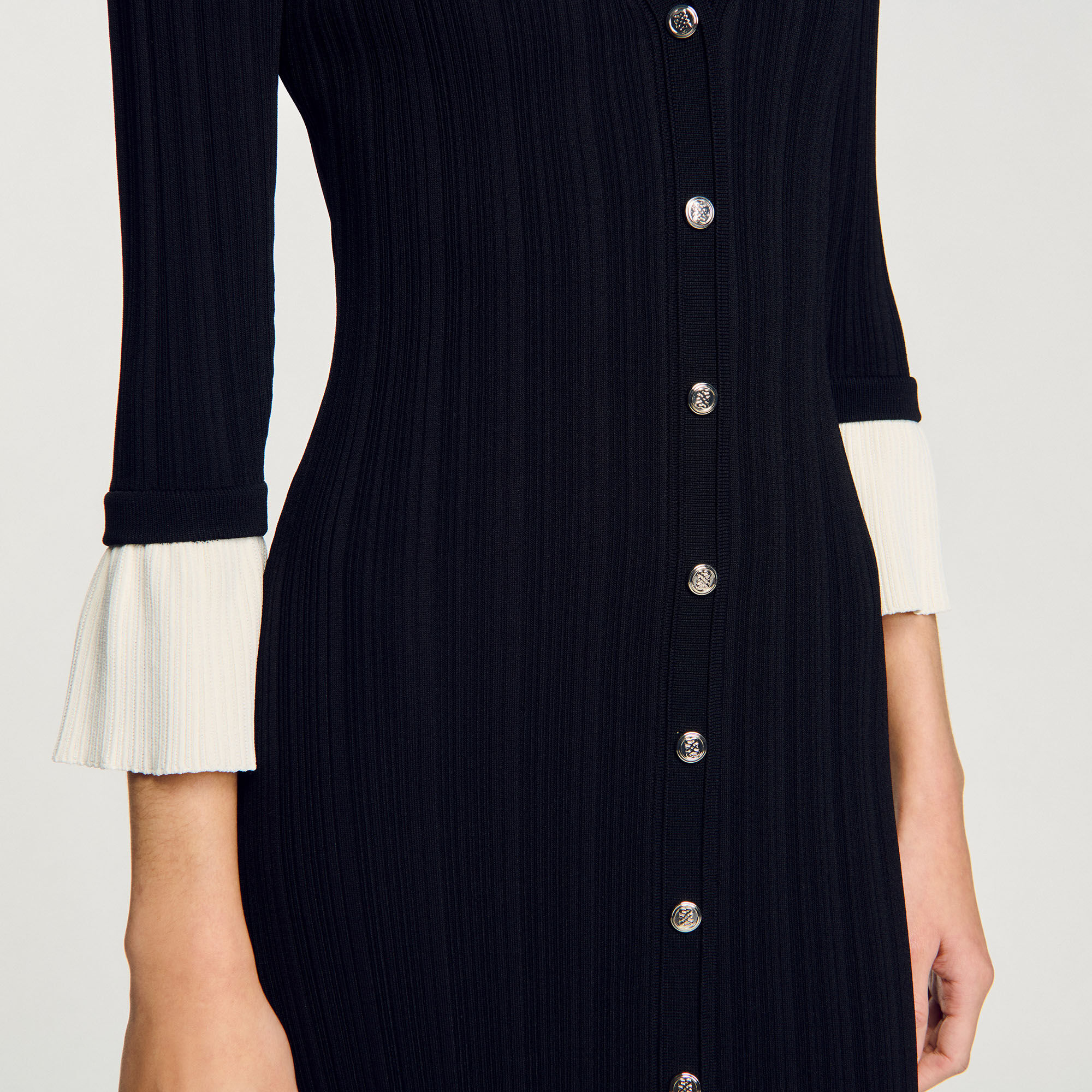 Robe longue en maille avec col V
