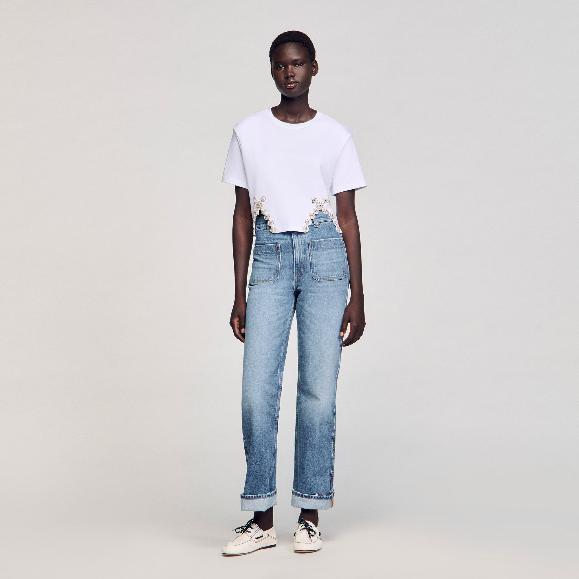 T-shirt court orné de strass
