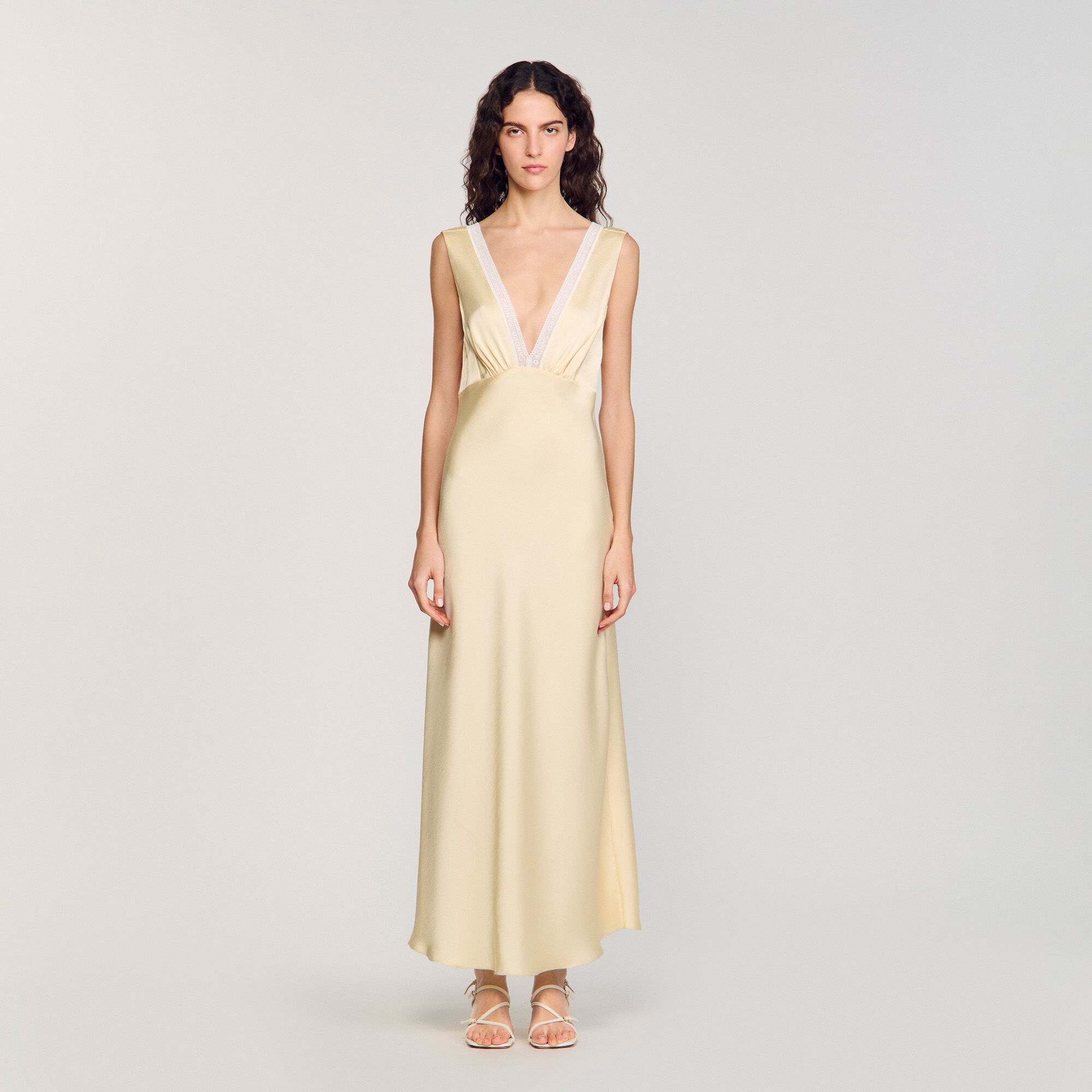 Robe longue satinée