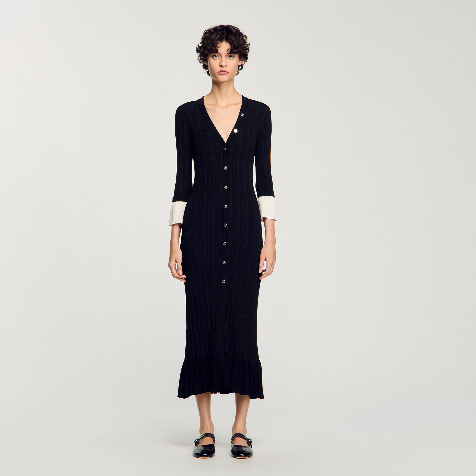 Robe longue en maille avec col V
