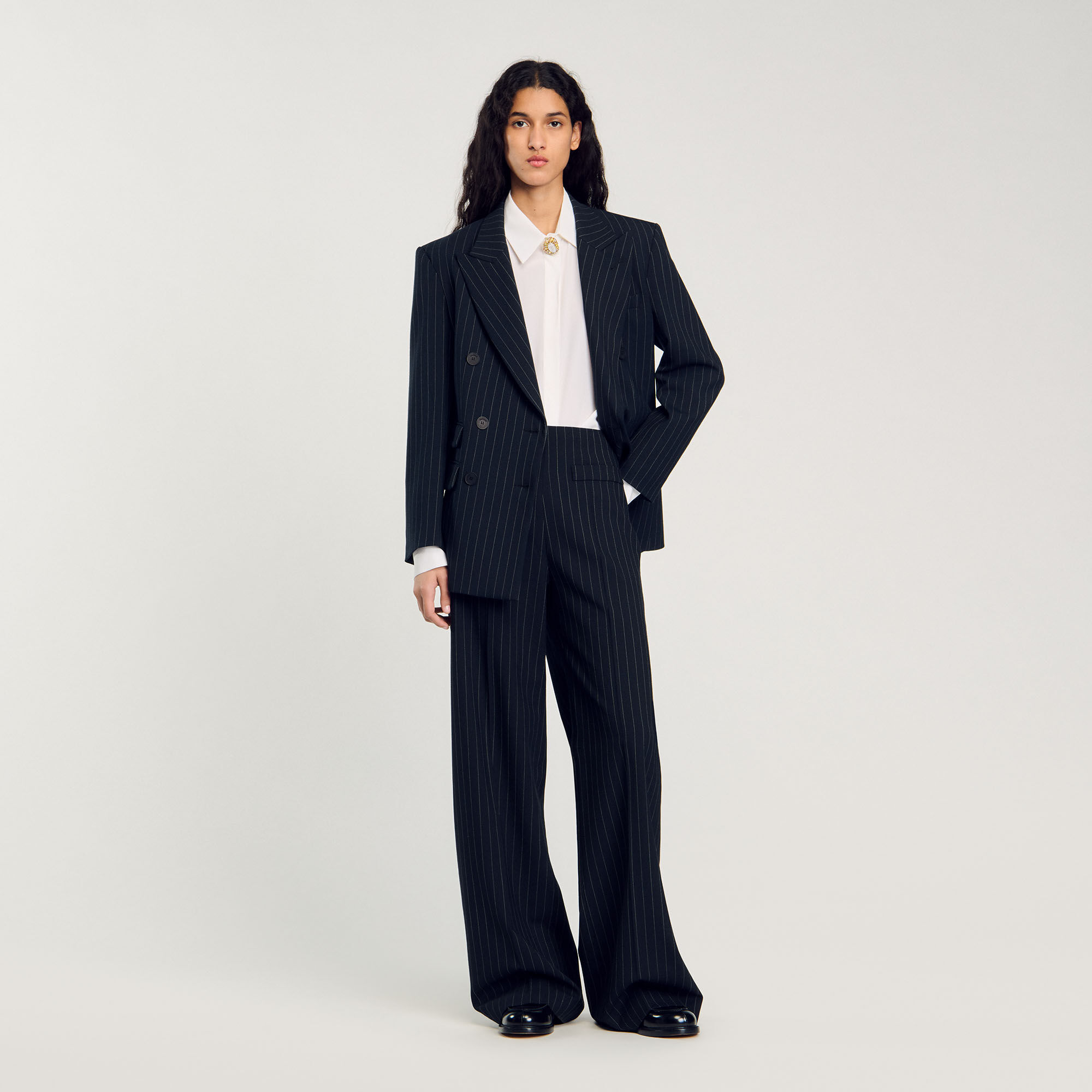 Pantalon large à fines rayures