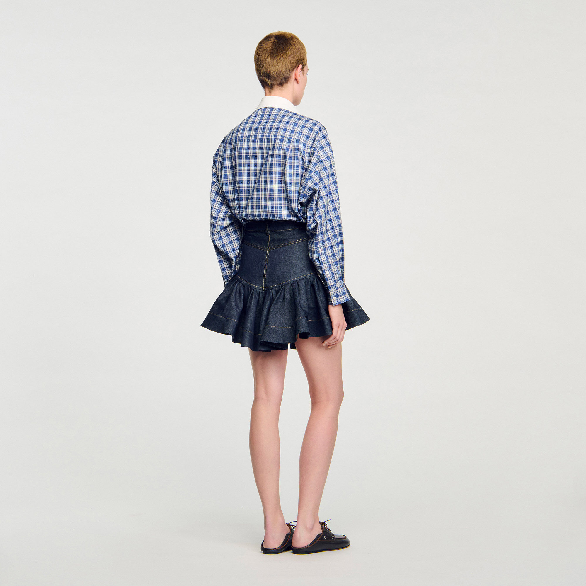 Jupe courte en denim à volants
