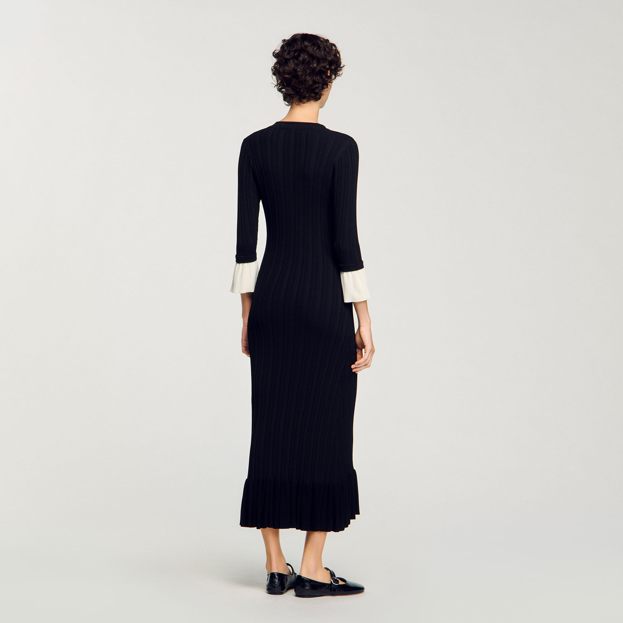 Robe longue en maille avec col V