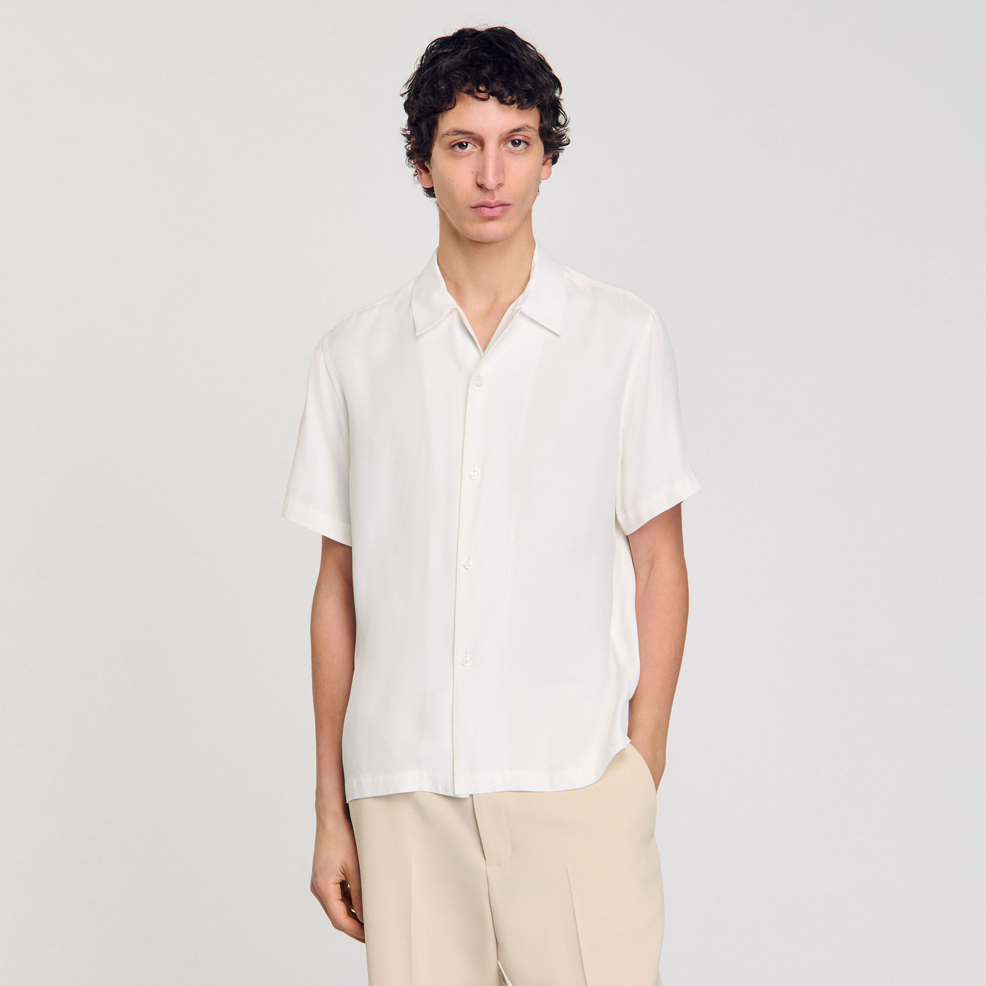 Chemise à col requin