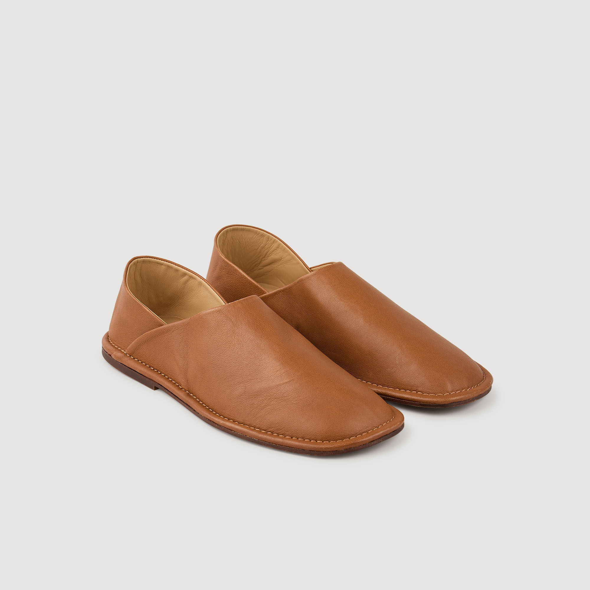 Slippers en cuir grainé