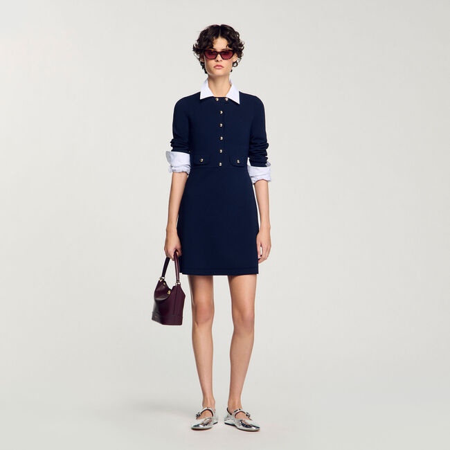 Robe courte en maille boutonnée