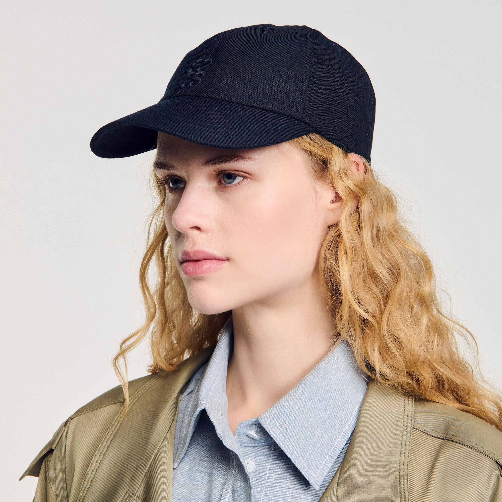 Casquette à foulard noué