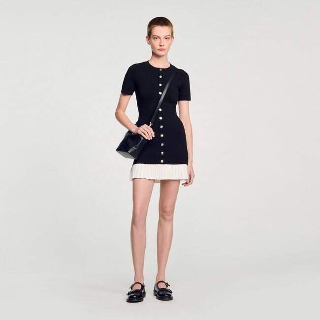Robe courte en maille à volant