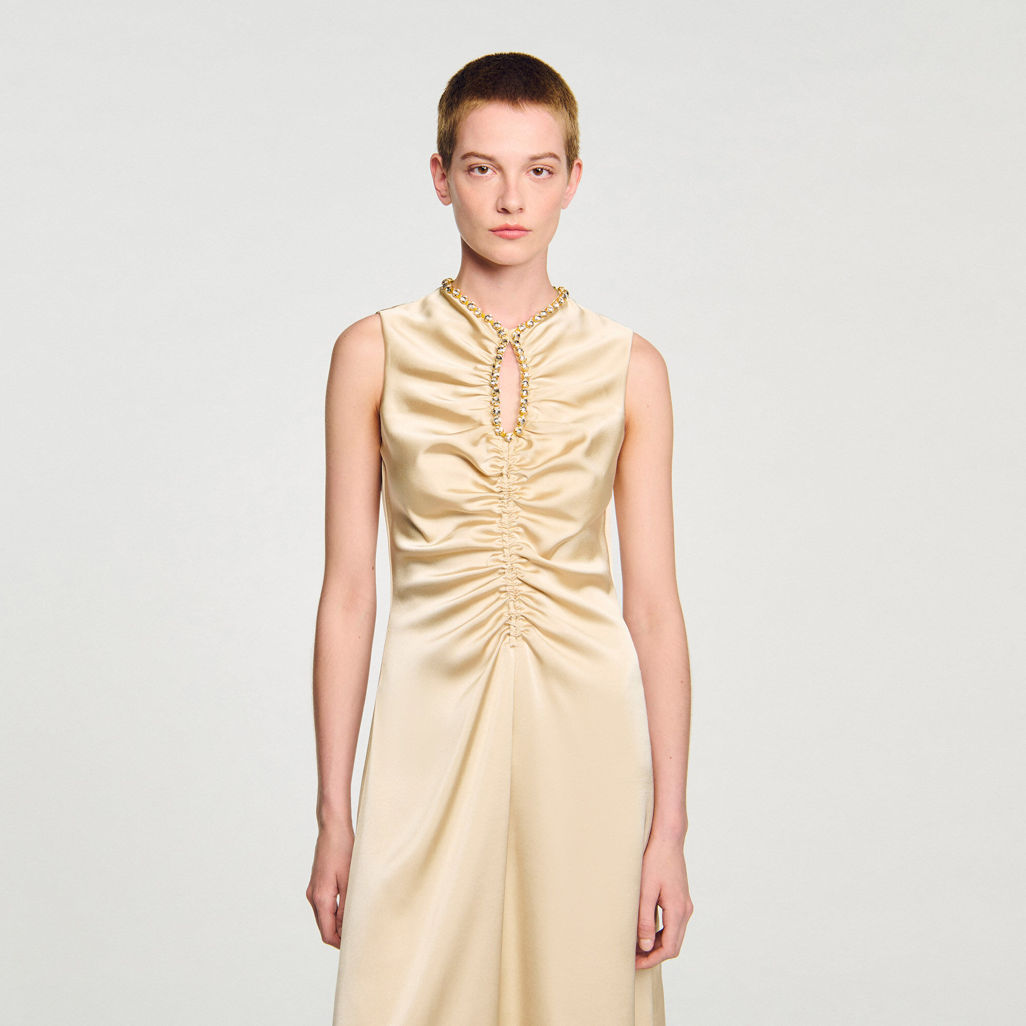 Robe longue en satin