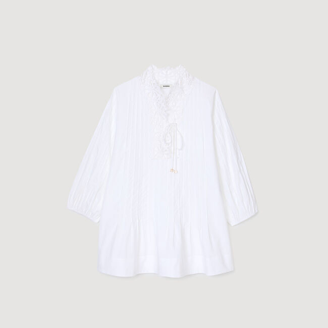 Robe courte à détail dentelle