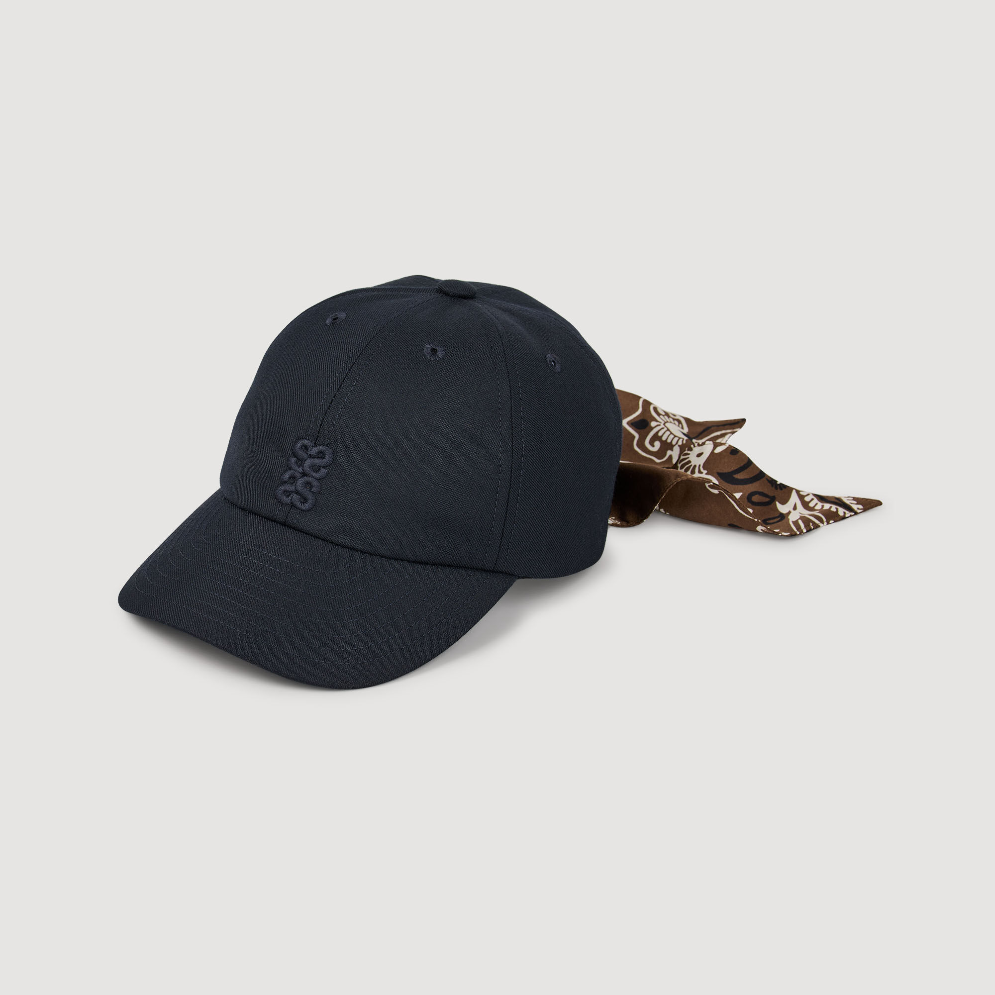 Casquette à foulard noué