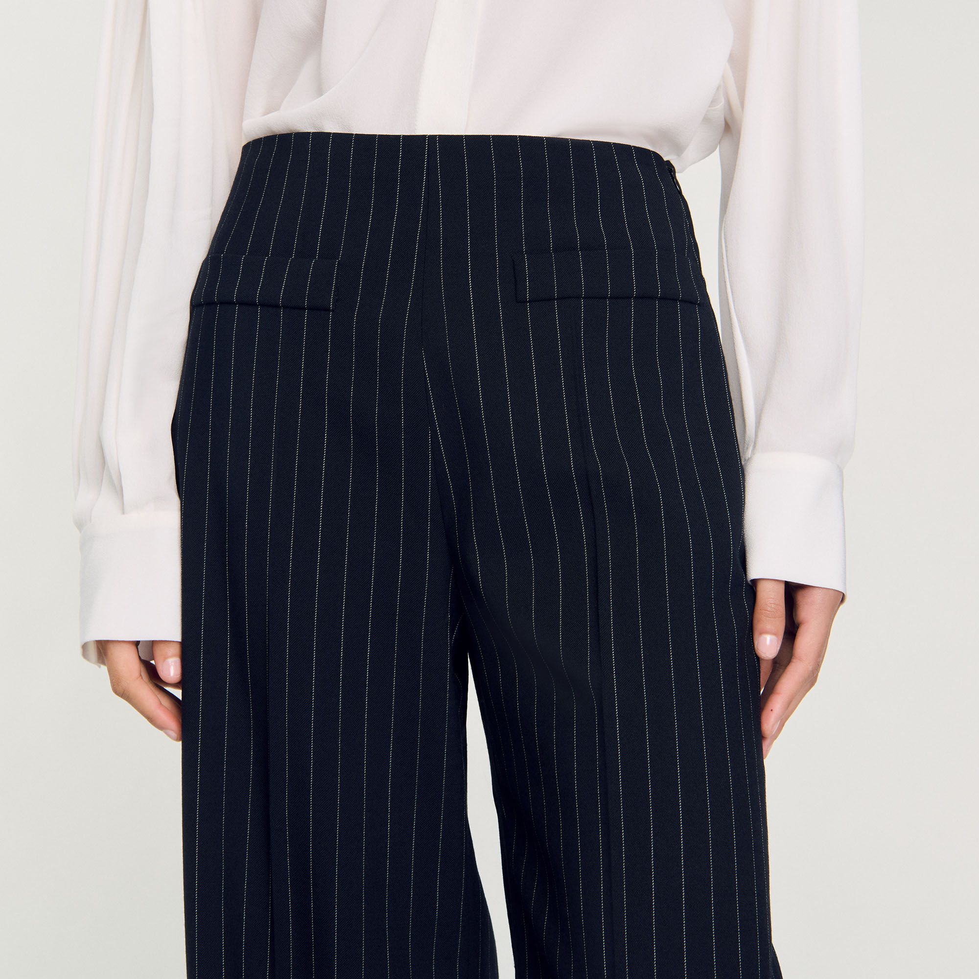 Pantalon large à fines rayures